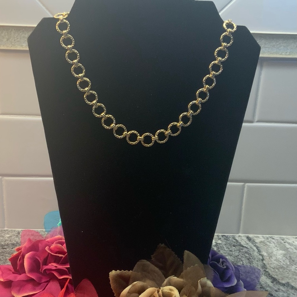 ♥️BRAND NEW 18k yellow gold over silver hammered circle necklace.Bloomingdale’s - Picture 3 of 7